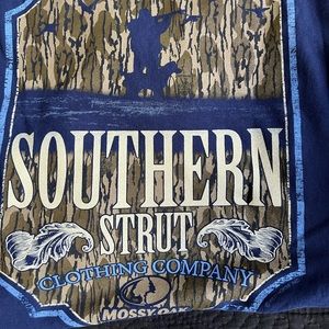 Southern strut men’s T-shirt